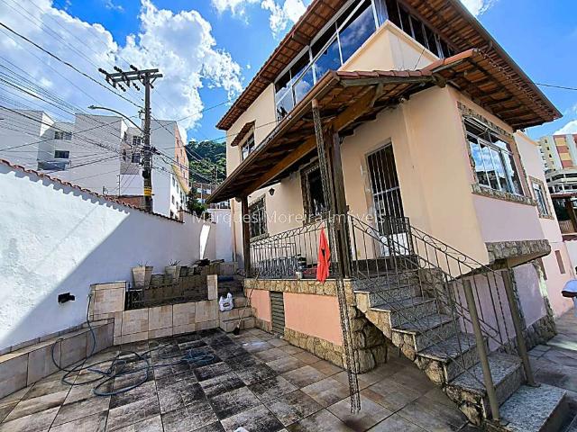 Casa / Sobrado para Venda em Juiz de Fora/MG Santa Helena 5 Quartos