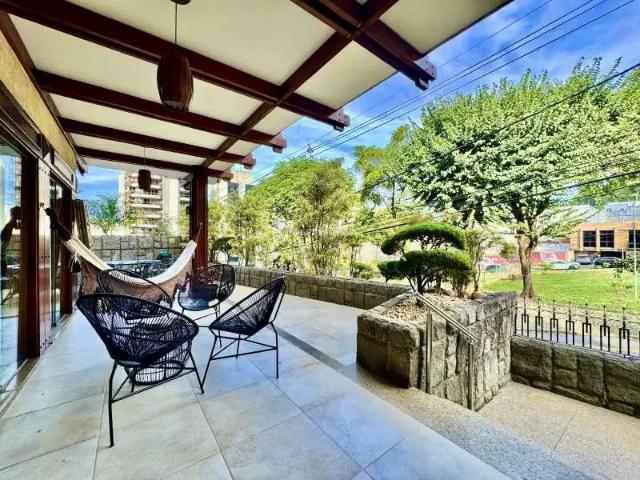 Casa / Sobrado para Venda em Juiz de Fora/MG Santa Helena 5 Quartos