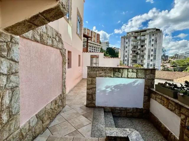 Casa / Sobrado para Venda em Juiz de Fora/MG Santa Helena 5 Quartos