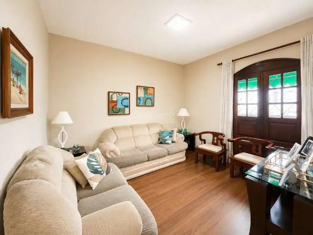 Casa / Sobrado para Venda em Juiz de Fora/MG Santa Helena 5 Quartos