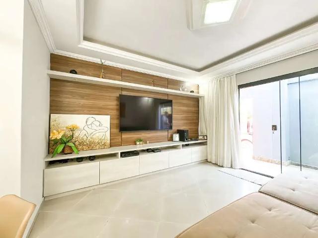 Casa / Sobrado para Venda em Juiz de Fora/MG Santana 4 Quartos