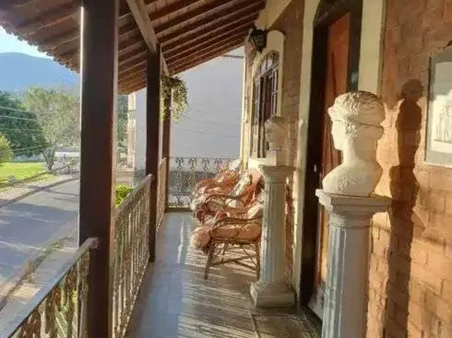 Casa / Sobrado para Venda em Lambari/MG Centro 4 Quartos