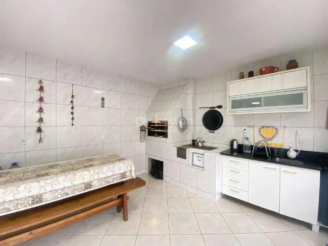 Casa / Sobrado para Venda em Laguna/SC Magalhães 4 Quartos