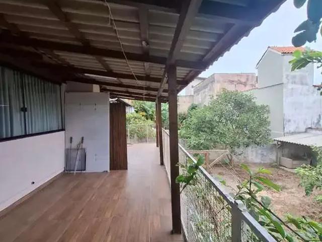 Casa / Sobrado para Venda em Laguna/SC Mar Grosso 4 Quartos