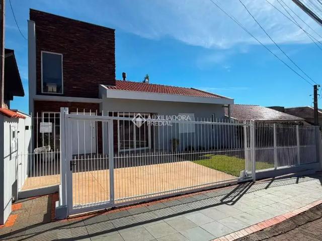 Casa / Sobrado para Venda em Lajeado/RS Universitário 3 Quartos