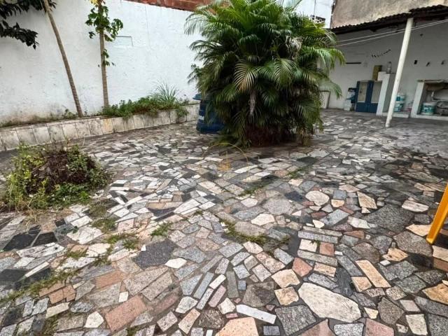Casa / Sobrado para Venda em Lauro de Freitas/BA Centro 3 Quartos