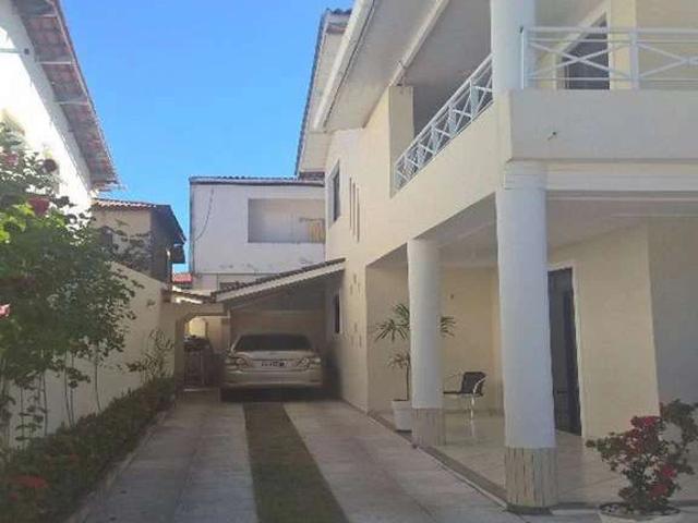 Casa / Sobrado para Venda em Lauro de Freitas/BA Centro 3 Quartos