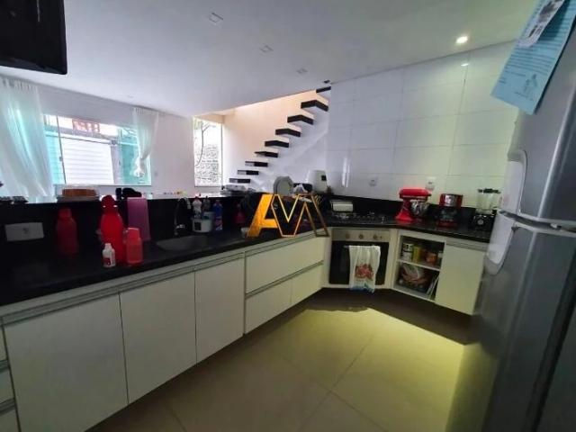Casa / Sobrado para Venda em Lauro de Freitas/BA Centro 3 Quartos