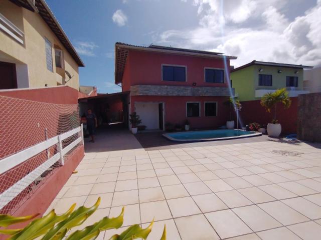 Casa / Sobrado para Venda em Lauro de Freitas/BA Centro 5 Quartos