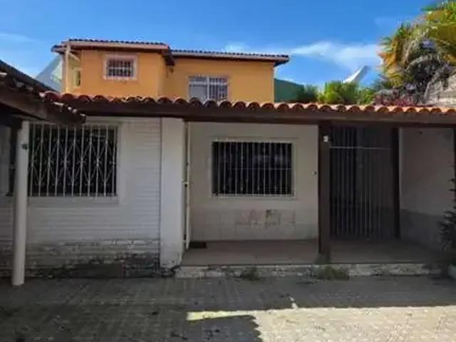 Casa / Sobrado para Venda em Lauro de Freitas/BA Abrantes 3 Quartos