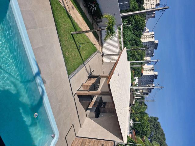 Casa / Sobrado para Venda em Lauro de Freitas/BA Buraquinho 4 Quartos