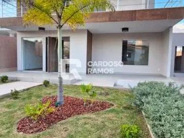 Casa / Sobrado para Venda em Lauro de Freitas/BA Buraquinho 4 Quartos