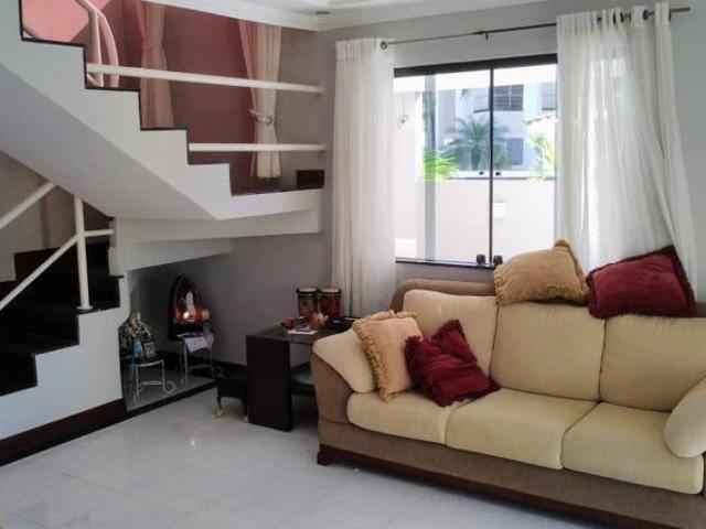 Casa / Sobrado para Venda em Lauro de Freitas/BA Buraquinho 4 Quartos