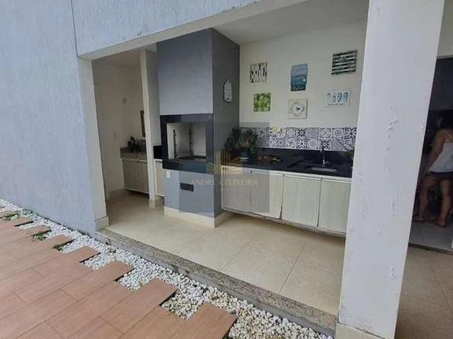 Casa / Sobrado para Venda em Lauro de Freitas/BA Buraquinho 4 Quartos