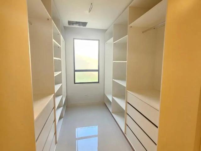 Casa / Sobrado para Venda em Lauro de Freitas/BA Buraquinho 4 Quartos