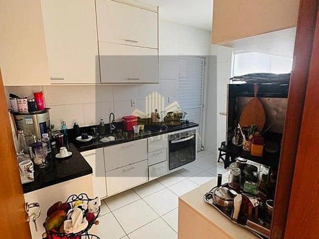 Casa / Sobrado para Venda em Lauro de Freitas/BA Buraquinho 4 Quartos