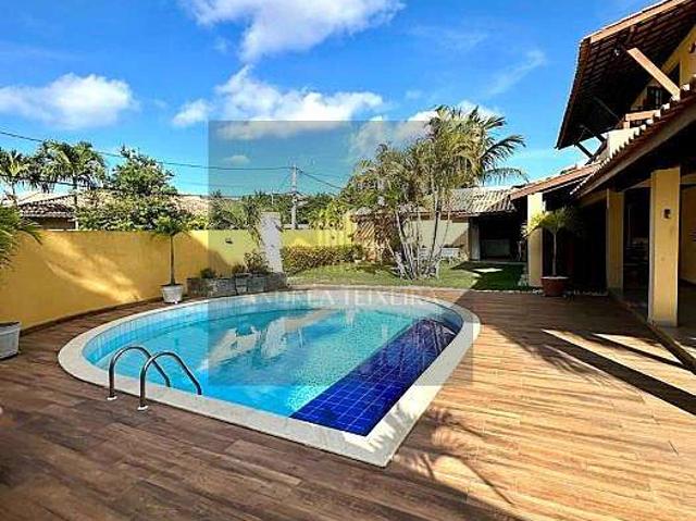 Casa / Sobrado para Venda em Lauro de Freitas/BA Buraquinho 5 Quartos
