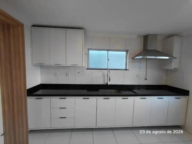 Casa / Sobrado para Venda em Lauro de Freitas/BA Buraquinho 3 Quartos