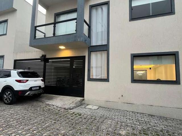 Casa / Sobrado para Venda em Lauro de Freitas/BA Buraquinho 3 Quartos