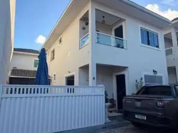 Casa / Sobrado para Venda em Lauro de Freitas/BA Fazenda Pitangueira 4 Quartos