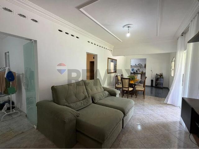 Casa / Sobrado para Venda em Lauro de Freitas/BA Itingá 5 Quartos