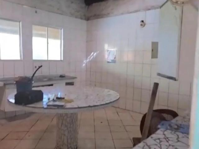 Casa / Sobrado para Venda em Lauro de Freitas/BA Jardim Castelao 6 Quartos