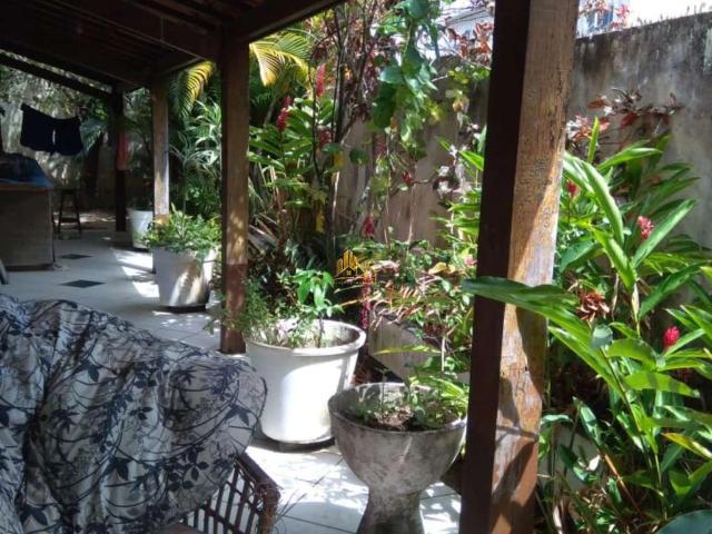 Casa / Sobrado para Venda em Lauro de Freitas/BA Jardim do Jockey 4 Quartos