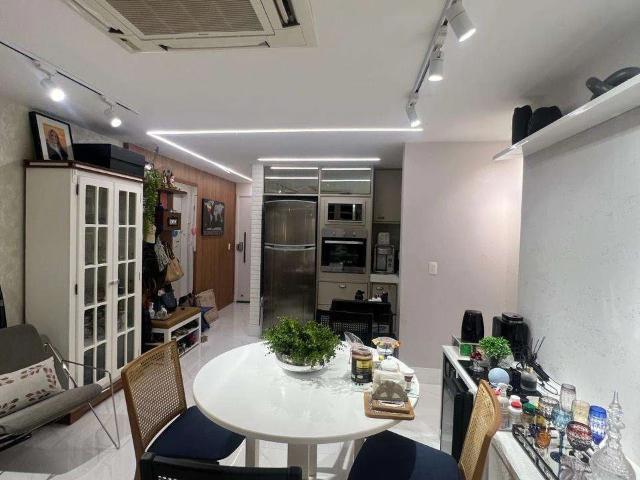Casa / Sobrado para Venda em Lauro de Freitas/BA Portão 2 Quartos