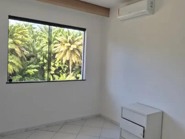 Casa / Sobrado para Venda em Lauro de Freitas/BA Portão 4 Quartos