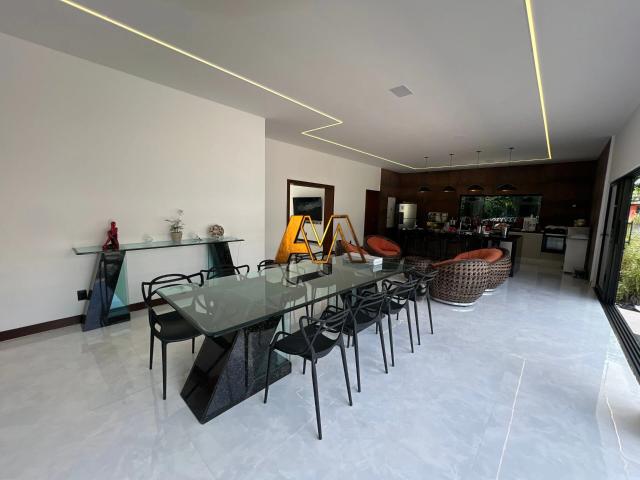 Casa / Sobrado para Venda em Lauro de Freitas/BA Portão 6 Quartos
