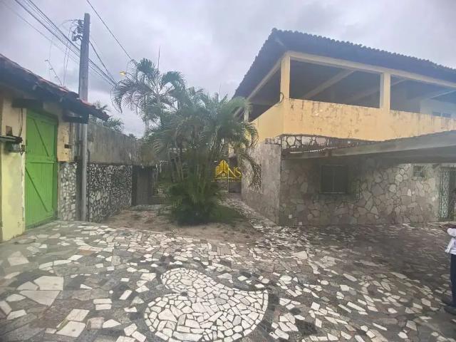 Casa / Sobrado para Venda em Lauro de Freitas/BA Parque Jockey Clube 8 Quartos