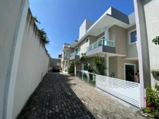 Casa / Sobrado para Venda em Lauro de Freitas/BA Pitangueiras 3 Quartos