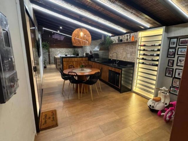 Casa / Sobrado para Venda em Lauro de Freitas/BA Pitangueiras 4 Quartos