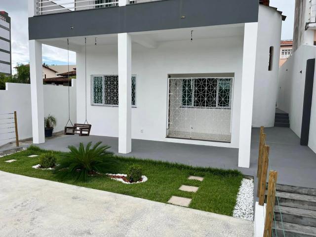 Casa / Sobrado para Venda em Lauro de Freitas/BA Pitangueiras 4 Quartos