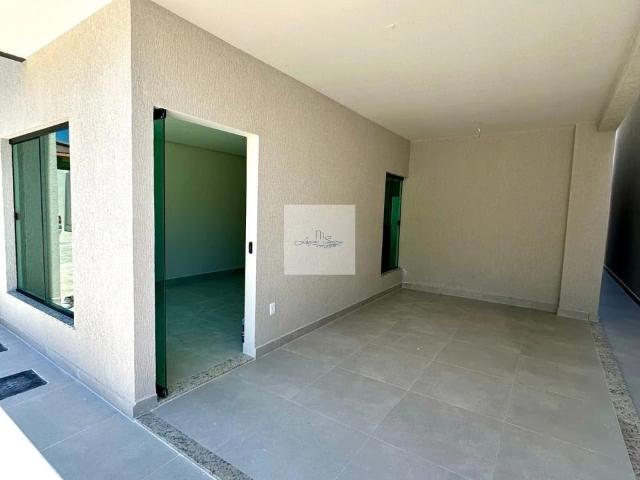 Casa / Sobrado para Venda em Lauro de Freitas/BA Pitangueiras 4 Quartos