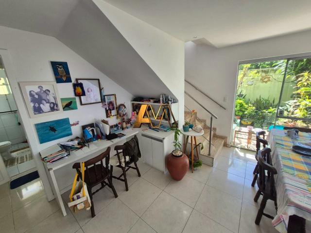 Casa / Sobrado para Venda em Lauro de Freitas/BA Recreio Ipitanga 4 Quartos