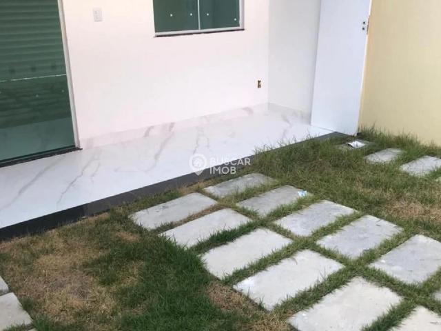 Casa / Sobrado para Venda em Lauro de Freitas/BA Vila Praiana 3 Quartos
