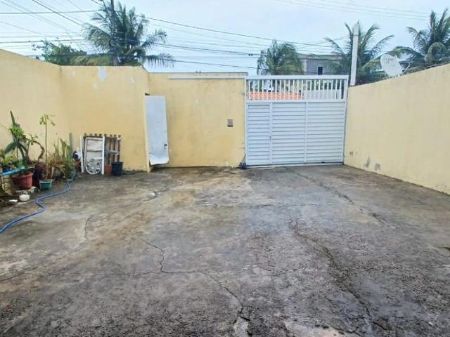 Casa / Sobrado para Venda em Lauro de Freitas/BA Vila Praiana 4 Quartos