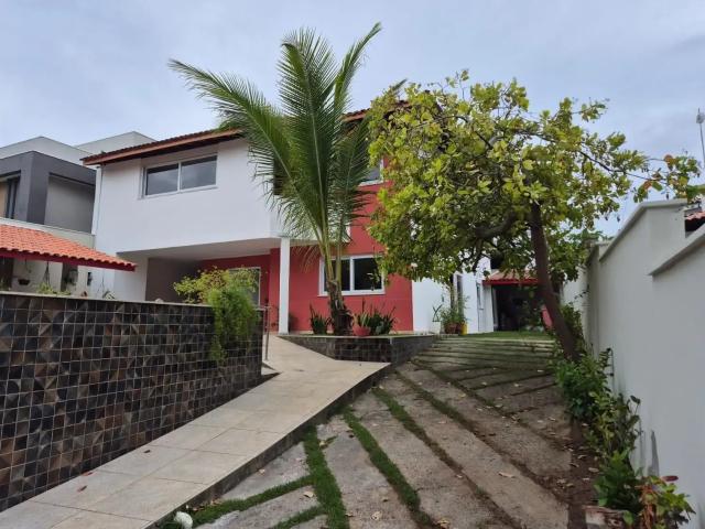 Casa / Sobrado para Venda em Lauro de Freitas/BA Vilas do Atlantico 4 Quartos