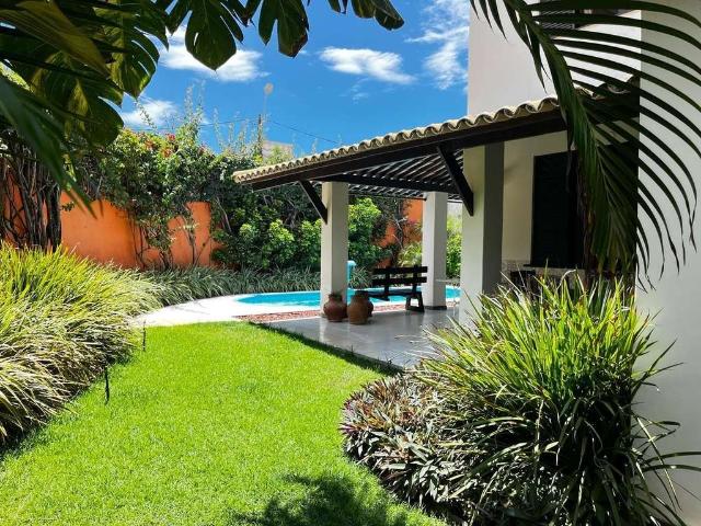 Casa / Sobrado para Venda em Lauro de Freitas/BA Vilas do Atlantico 4 Quartos