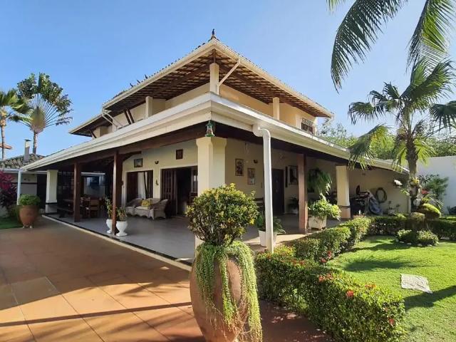 Casa / Sobrado para Venda em Lauro de Freitas/BA Vilas do Atlantico 5 Quartos