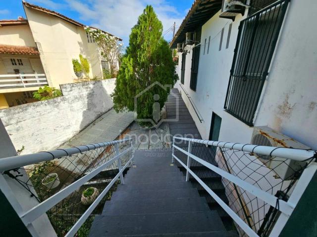 Casa / Sobrado para Venda em Lauro de Freitas/BA Vilas do Atlantico 6 Quartos