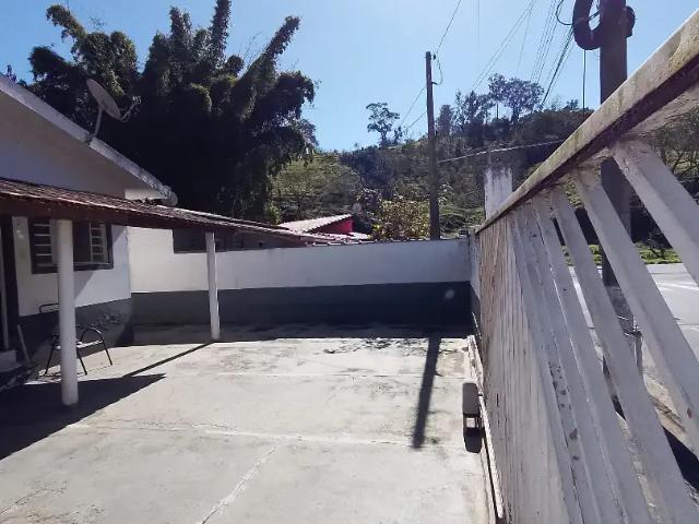Casa / Sobrado para Venda em Lindóia/SP Centro 2 Quartos