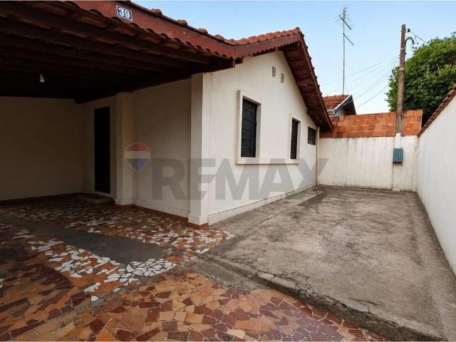 Casa / Sobrado para Venda em Lins/SP Centro 3 Quartos