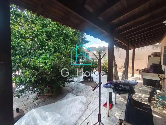 Casa / Sobrado para Venda em Londrina/PR Maria Lúcia 3 Quartos