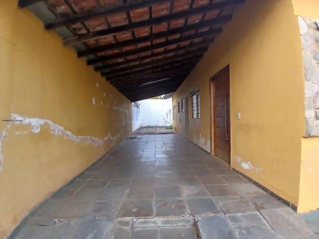 Casa / Sobrado para Venda em Londrina/PR Messiânico 3 Quartos