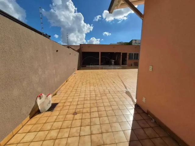 Casa / Sobrado para Venda em Londrina/PR Messiânico 4 Quartos
