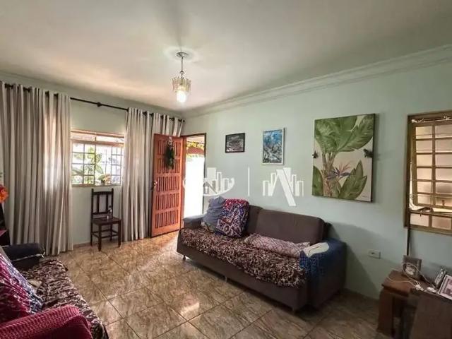 Casa / Sobrado para Venda em Londrina/PR Monte Belo 3 Quartos