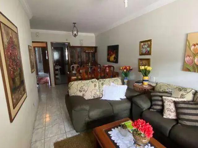 Casa / Sobrado para Venda em Londrina/PR Monte Carlo 3 Quartos