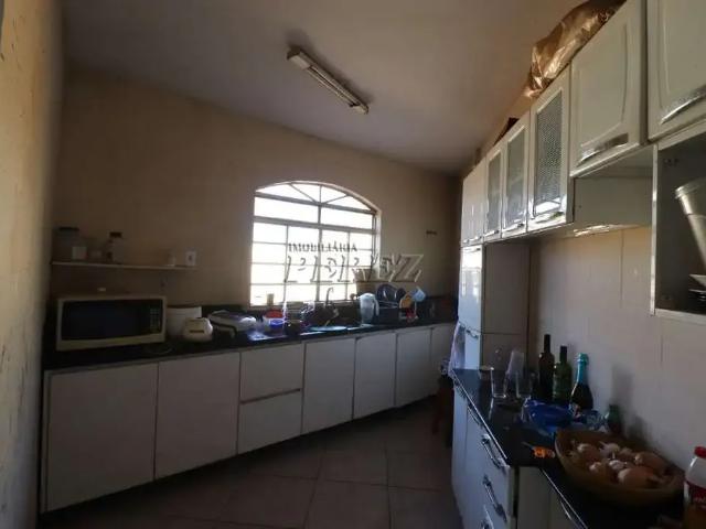 Casa / Sobrado para Venda em Londrina/PR Monte Carlo 3 Quartos